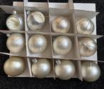 Kerstballen set , glas ,roomwit met zilver glitter., Diversen, Kerst, Ophalen of Verzenden, Zo goed als nieuw