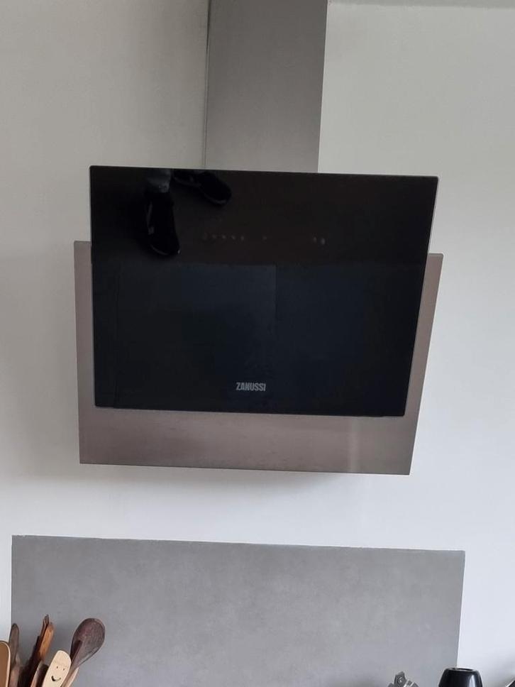 Wasemkap ZFV916Y Zanussi 60 cm breed, Witgoed en Apparatuur, Afzuigkappen, Zo goed als nieuw, Vrijstaand, Wandschouwkap, 600 tot 800 m³ per uur