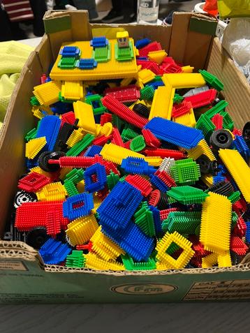 Nopper 3 kilo ruim 450 onderdelen beschikbaar voor biedingen