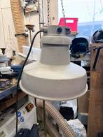 Industriële lamp van Industria Rotterdam, Ophalen