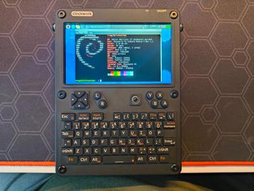 Clockwork uConsole Raspberry Pi Cyberdeck Linux/Retro beschikbaar voor biedingen