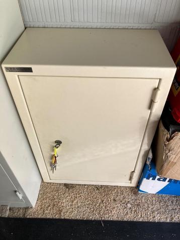 Kluis safe wapenkluis VDH 77 x 54 x 30 cm als nieuw beschikbaar voor biedingen