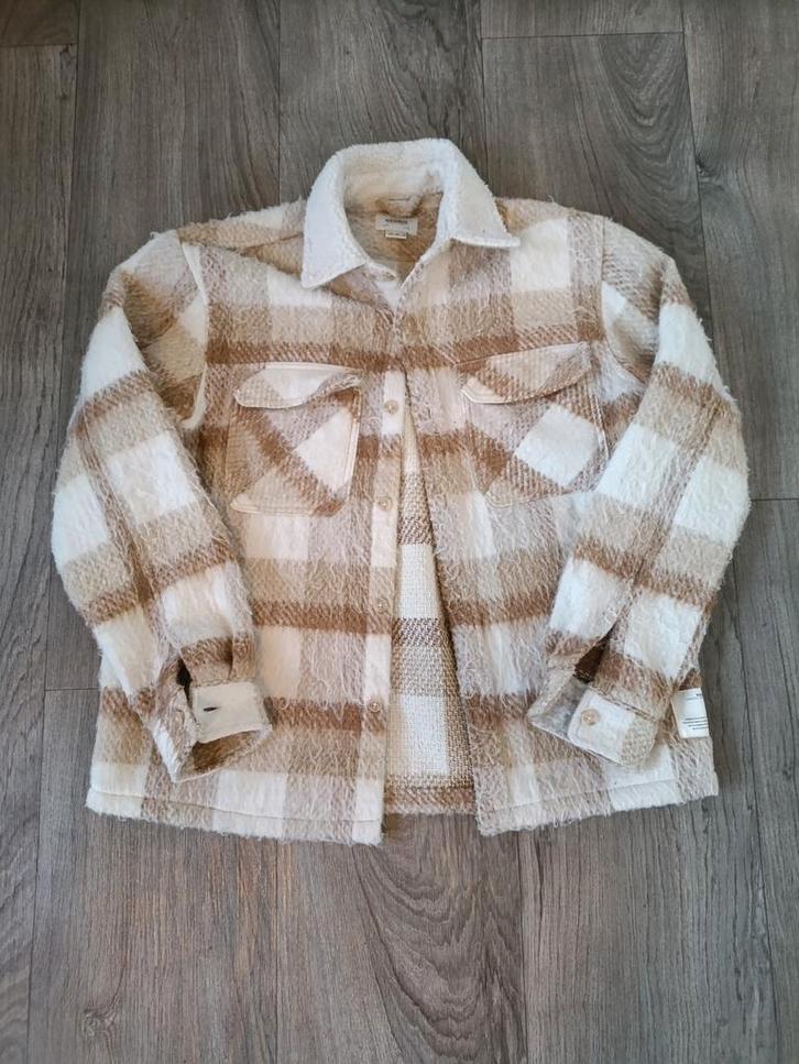 jas van Pull&Bear in maat M., Kleding | Heren, Jassen | Zomer, Zo goed als nieuw, Maat 48/50 (M), Beige, Ophalen