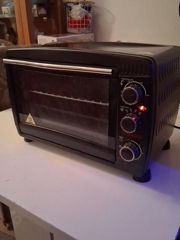 Te koop, Tomdo merk oven.  beschikbaar voor biedingen