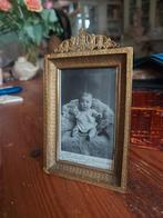 Mooi klein oud sierlijk bewerkt Brocante fotolijstje, Ophalen of Verzenden