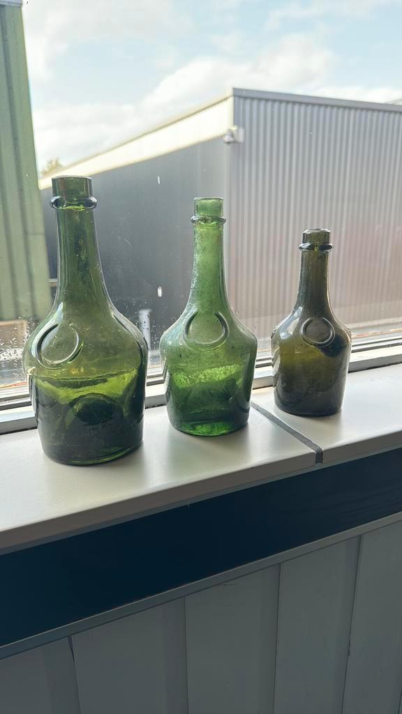 3 STUKS France BENEDICTINE Likeur Flessen., Antiek en Kunst, Antiek | Glas en Kristal, Verzenden