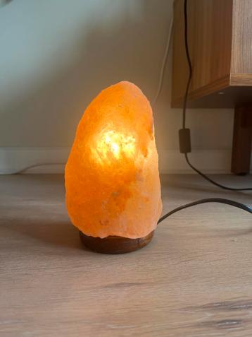 Zoutlamp beschikbaar voor biedingen