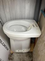 GLOEDNIEUW Geberit staand toilet vlakspoel, Doe-het-zelf en Verbouw, Sanitair, Ophalen, Nieuw, Toilet