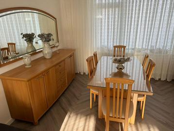 Eettafel met 6 stoelen incl glasplaat beschikbaar voor biedingen