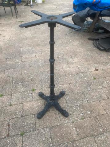 13 gietijzeren tafelpoten bistropoot beschikbaar voor biedingen