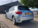 Toyota Auris 1.8 Full Hybrid Executive | Clima + Cruise + Na, Euro 5, Parkeersensor, Zwart, 4 cilinders