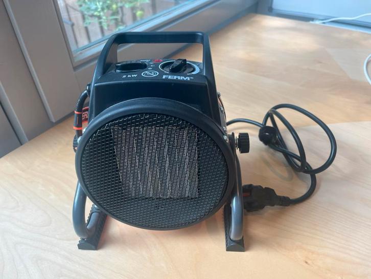 FERM Straalkachel 2kW - Zo goed als nieuw, Doe-het-zelf en Verbouw, Verwarming en Radiatoren, Zo goed als nieuw, Kachel, 800 watt of meer
