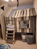 Complete kinderkamer (bedhuisje, kast en bureau), Huis en Inrichting, Slaapkamer | Complete slaapkamers, Ophalen, Zo goed als nieuw