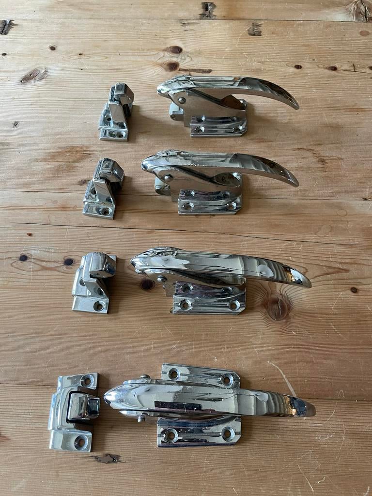 Set van 4 oude koelkast handgrepen/sluitingen, Minder dan 50 cm, Gebruikt, Ophalen of Verzenden, Minder dan 25 cm