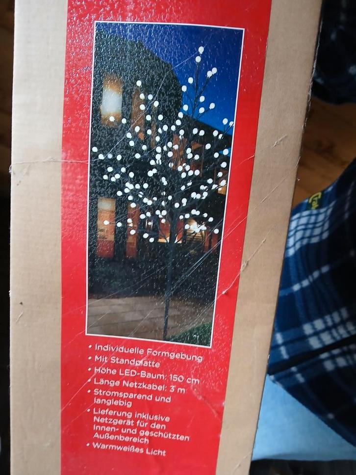 led boom 200 lampjes hoogte is 150cm nieuw in doos, Diversen, Kerst, Nieuw, Verzenden