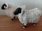 2 aardewerk beeldjes schapen/bokken spaghetti pottery, Verzamelen, Beelden en Beeldjes, Ophalen of Verzenden, Zo goed als nieuw