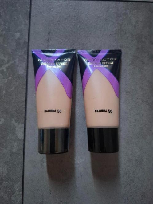 2 nieuwe Max Factor Smooth Effect Foundation (advr 110), Sieraden, Tassen en Uiterlijk, Uiterlijk | Cosmetica en Make-up, Nieuw