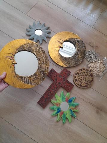 Set houten spiegels en kruis voor slechts €5,- beschikbaar voor biedingen