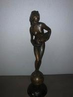 Bronzen Vrouwenbeeld met Kruik, Ophalen of Verzenden