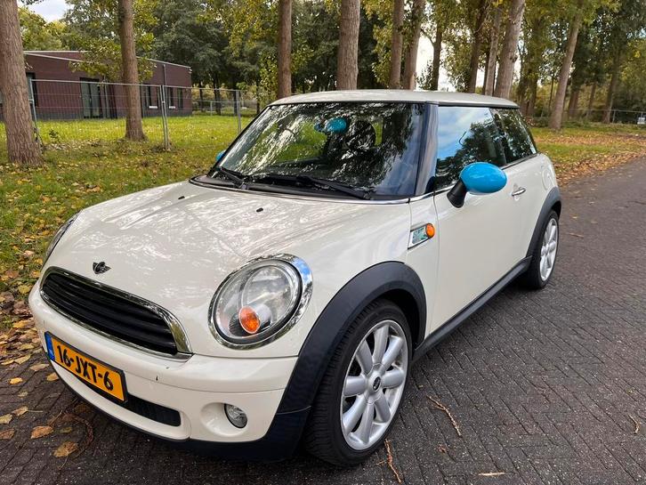 Mini 1.4 16V ONE 2009 Wit, Auto's, Mini, Particulier, Benzine, B, Hatchback, Handgeschakeld, Origineel Nederlands, Wit, Voorwielaandrijving