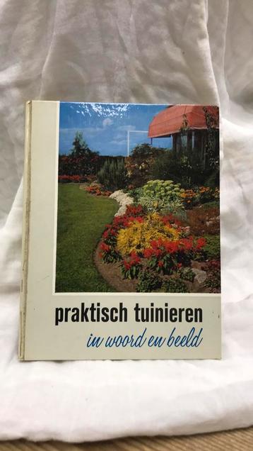 Praktisch tuinieren in woord en beeld beschikbaar voor biedingen