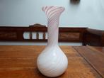 Vintage opaline vaas, Italie, 29 cm., Antiek en Kunst, Antiek | Glas en Kristal, Ophalen of Verzenden