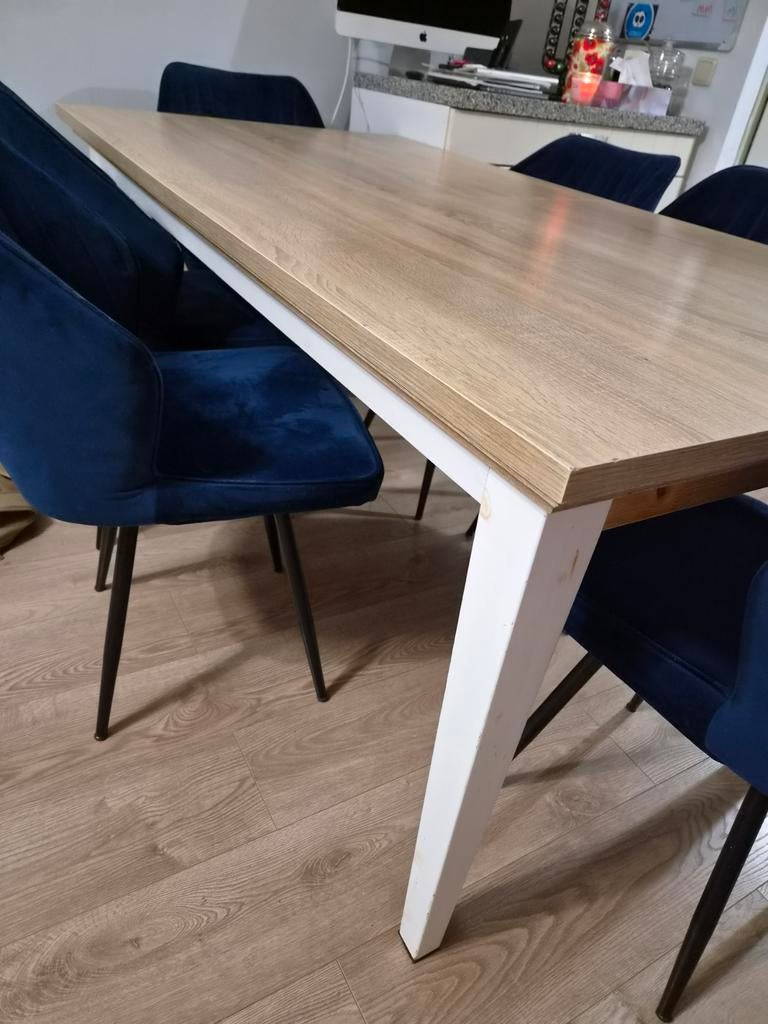 Moderne eettafel met houtlook blad en witte poten, Overige houtsoorten, Gebruikt, Vijf personen of meer, 150 tot 200 cm