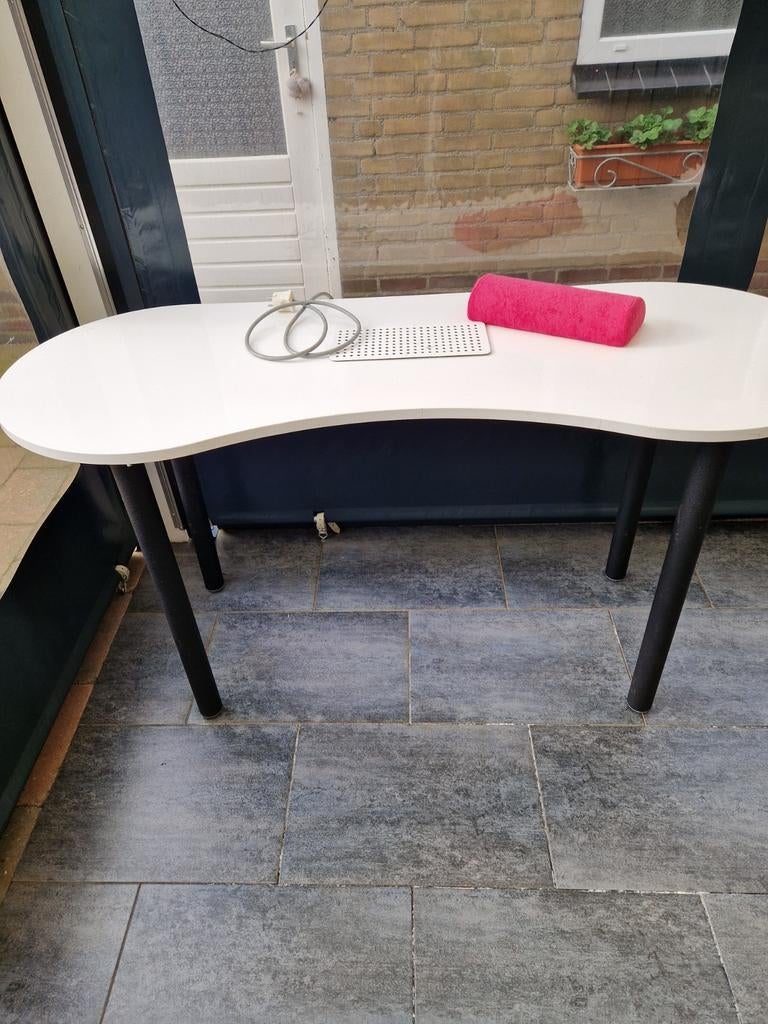 Nageltafel met afzuiging - gebruikt, Ophalen, Zo goed als nieuw, Rechthoekig