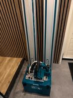 Makita DSP600Zj invalzaag met 2 geleiders, Invalzaag, Ophalen of Verzenden, Zo goed als nieuw, 30 tot 70 mm