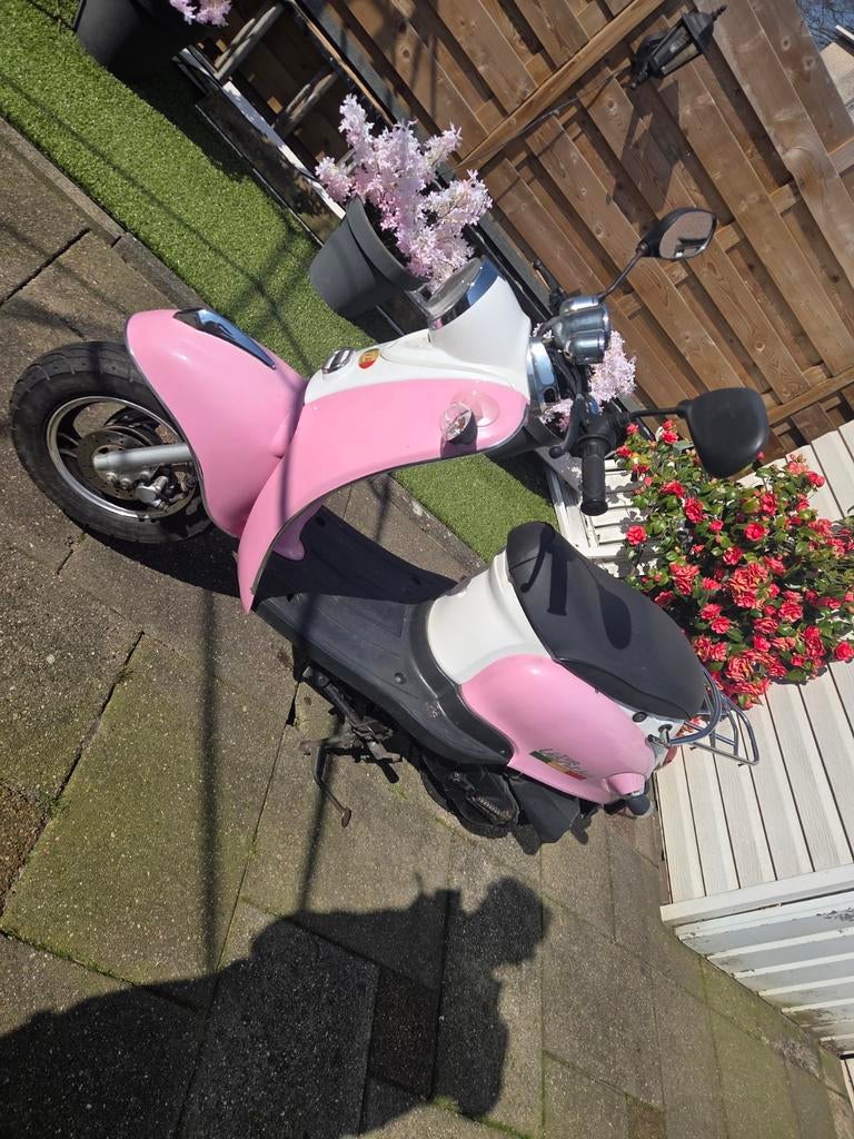 Iva scooter 2019 weinig km, Ophalen of Verzenden, Zo goed als nieuw, Benzine, Overige merken