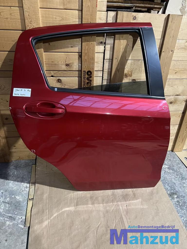 TOYOTA YARIS 3 P13 Rood rechts achter deur 2012-2020, Info@toyota.co.jp, Gebruikt, Deur, Achter