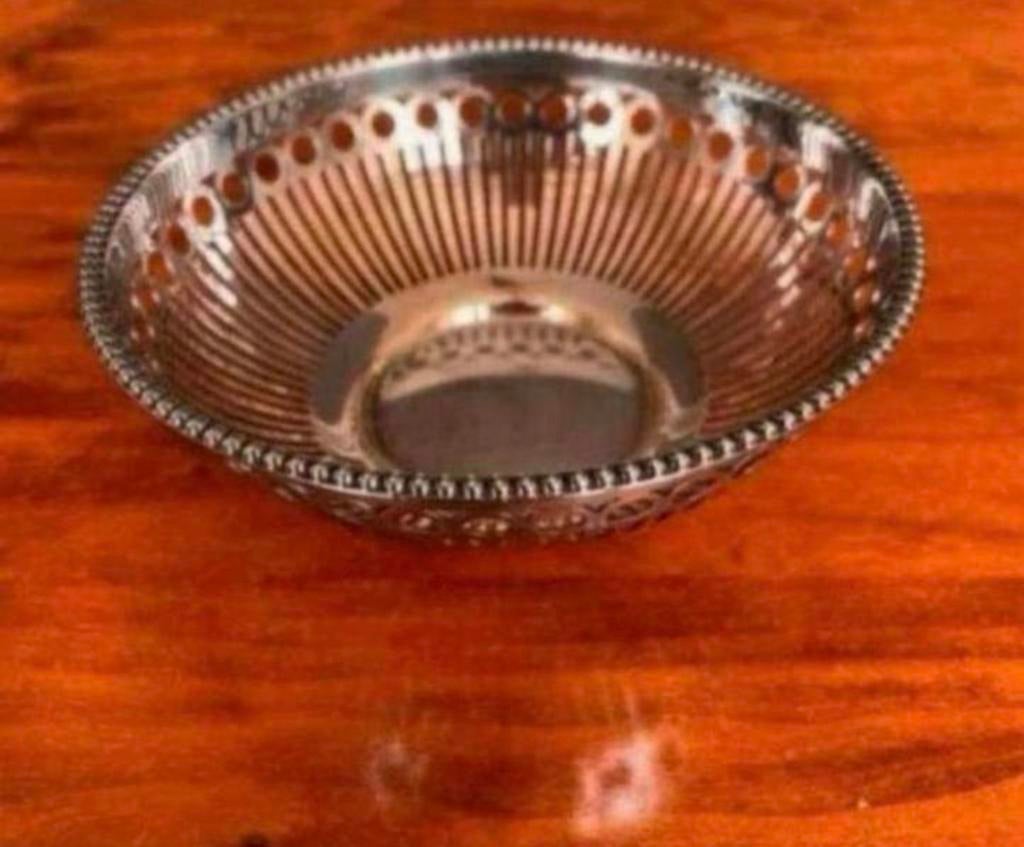 Verzilved  schaaltje, Antiek en Kunst, Ophalen of Verzenden, Zilver