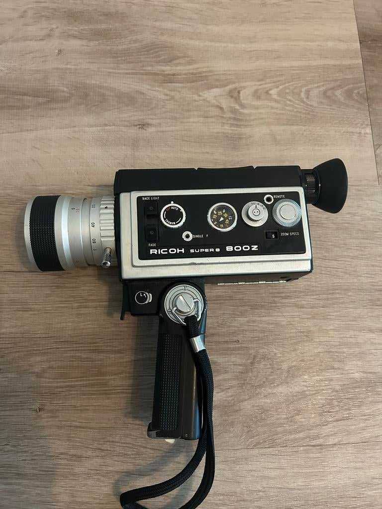 CAMÉRA VINTAGE SUPER 8 Ricoh 800z Collection pièce Rare EUR 40,00