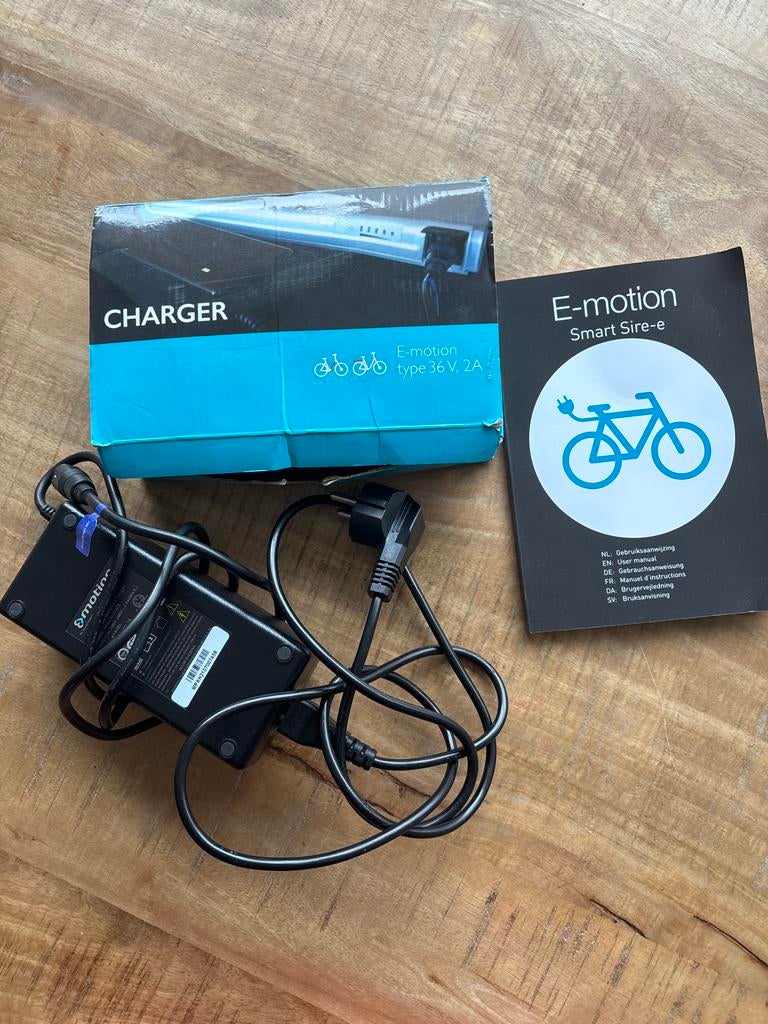 E-motion Smart Sire-e Accu Lader 36V, Fietsen en Brommers, Fietsaccessoires | Fietsaccu's, Ophalen, Gebruikt