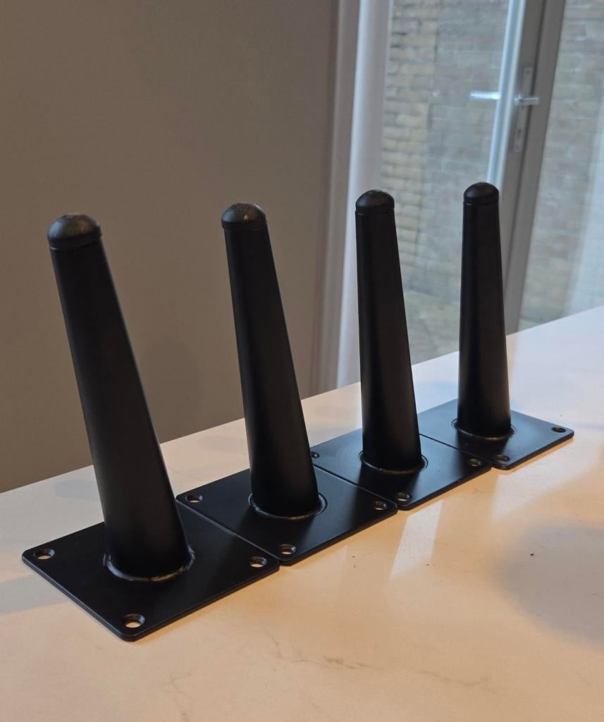 4x Duraline meubelpoten zwart 15mm hoog, Ophalen of Verzenden, Zo goed als nieuw