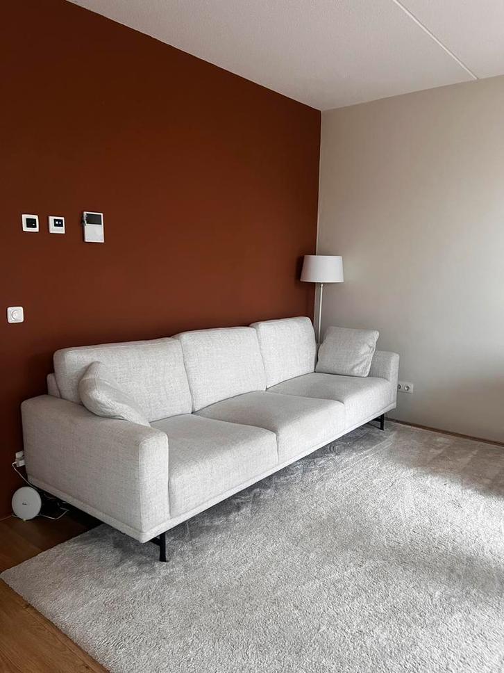 Bank Montél beige 260 cm x 94 cm, Huis en Inrichting, Banken | Bankstellen, Gebruikt, Vierpersoons of meer, 250 tot 300 cm, 75 tot 100 cm