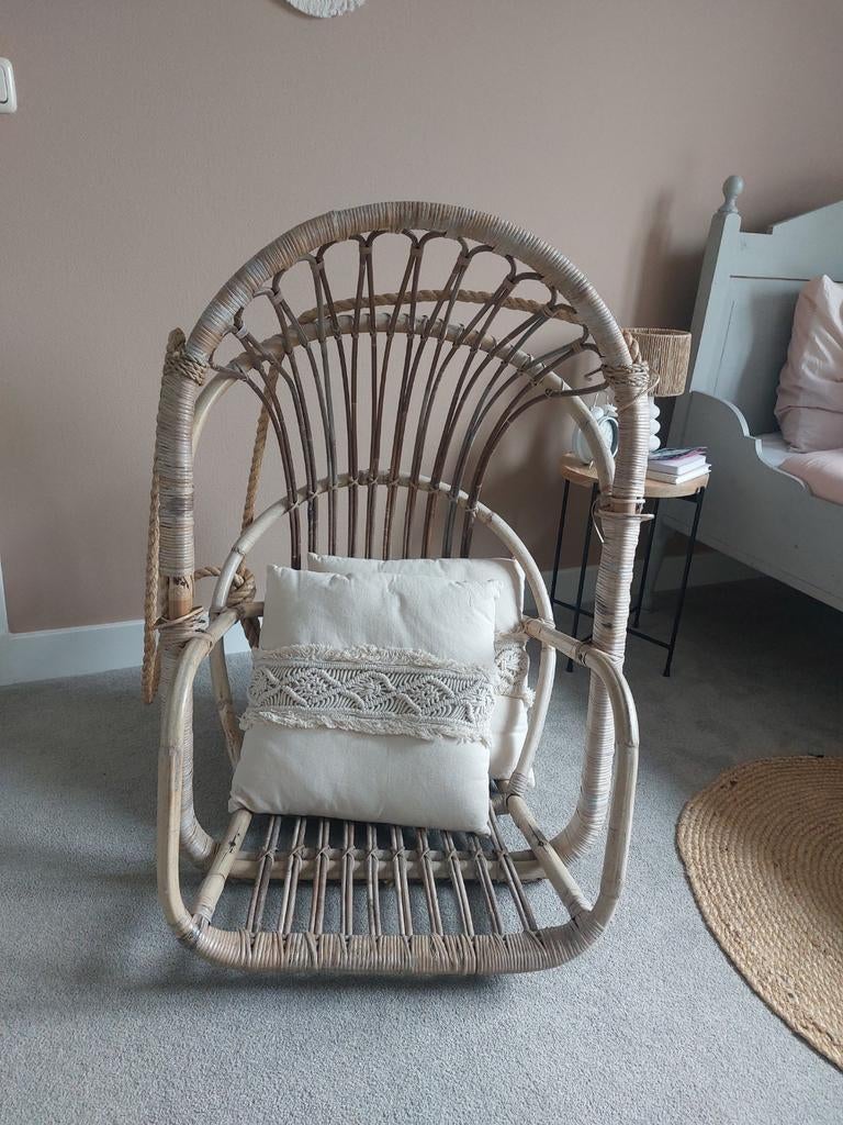 Rotan hangstoel, Huis en Inrichting, Stoelen, Ophalen, Bruin, Eén