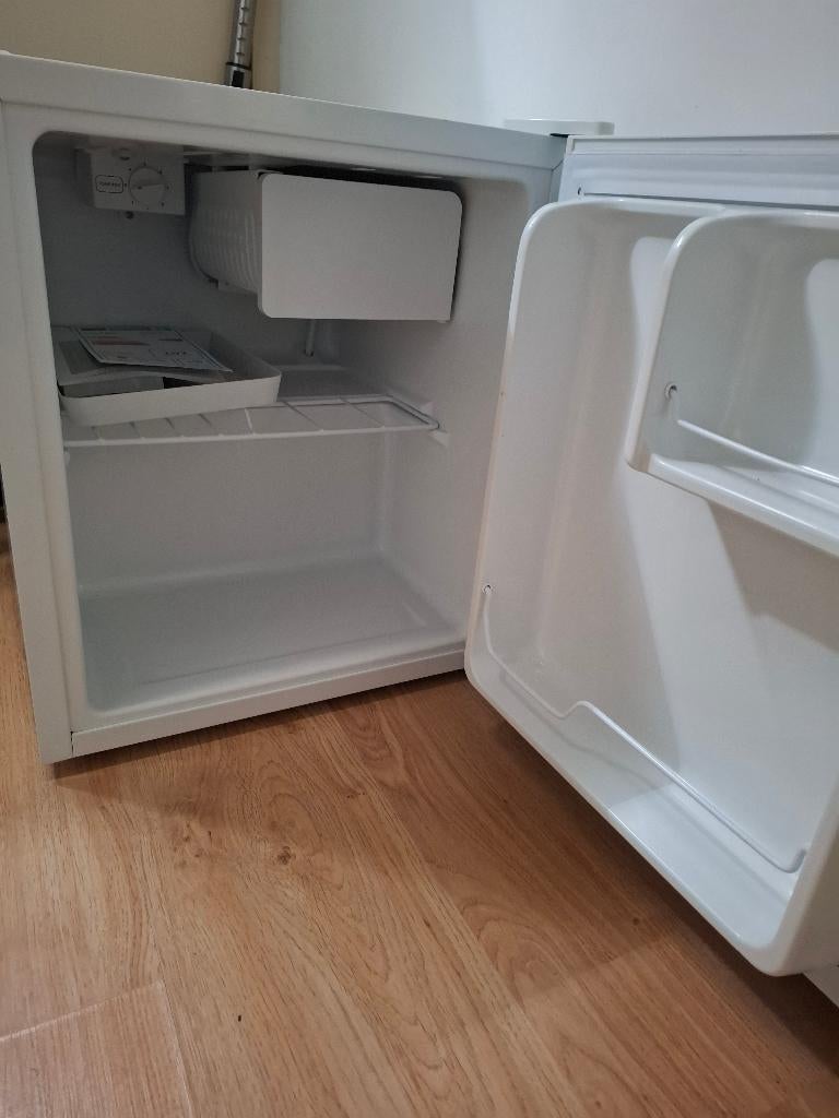 Mini koelkast, Ophalen, Energieklasse A of zuiniger, Met vriesvak, Minder dan 45 cm
