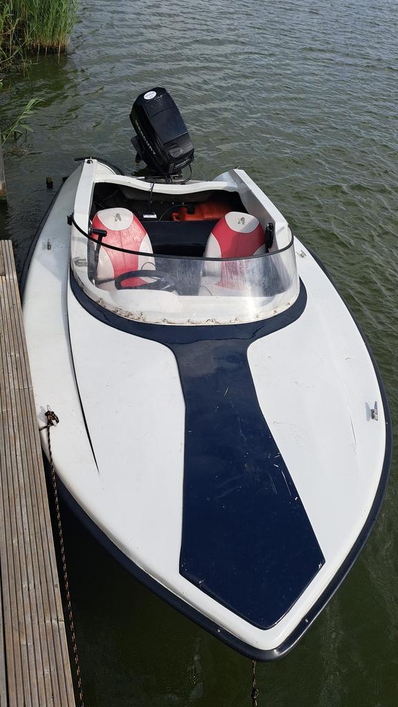 Speedboot moet weg, Watersport en Boten, Speedboten, Zo goed als nieuw, 3 tot 6 meter, Benzine, Minder dan 70 pk, Polyester, Buitenboordmotor