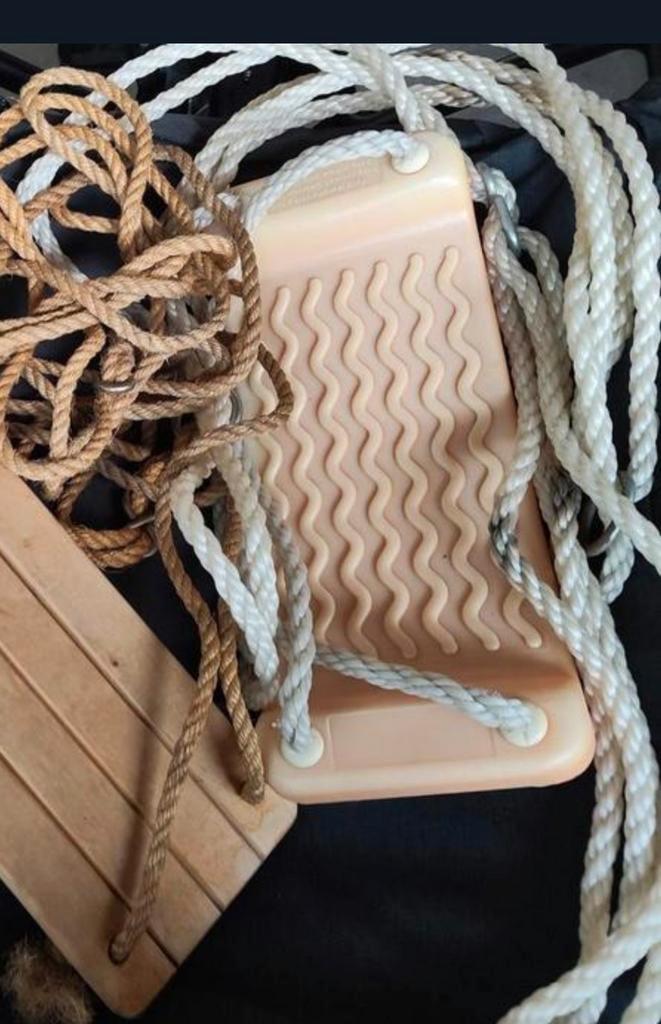 Stevige plastic schommel met touwen, Kinderen en Baby's, Speelgoed | Buiten | Los speelgoed, Gebruikt, Ophalen of Verzenden