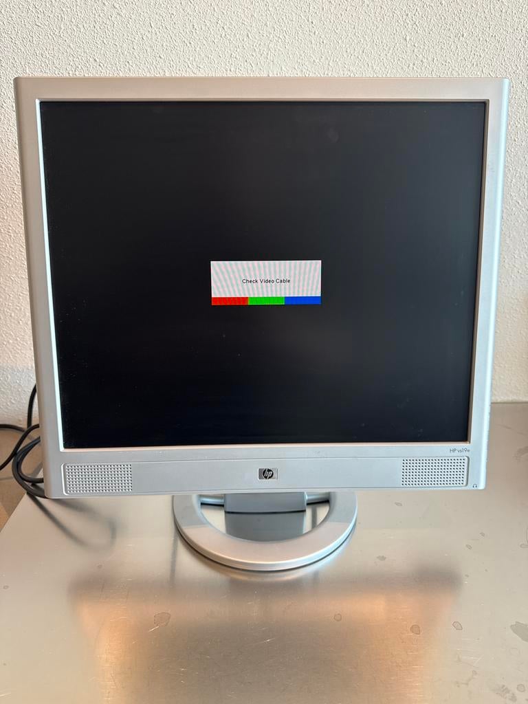 Gratis! HP vs19e 19 inch monitor HD VGA, Computers en Software, Monitoren, Ophalen, Ingebouwde speakers, VGA, TN
