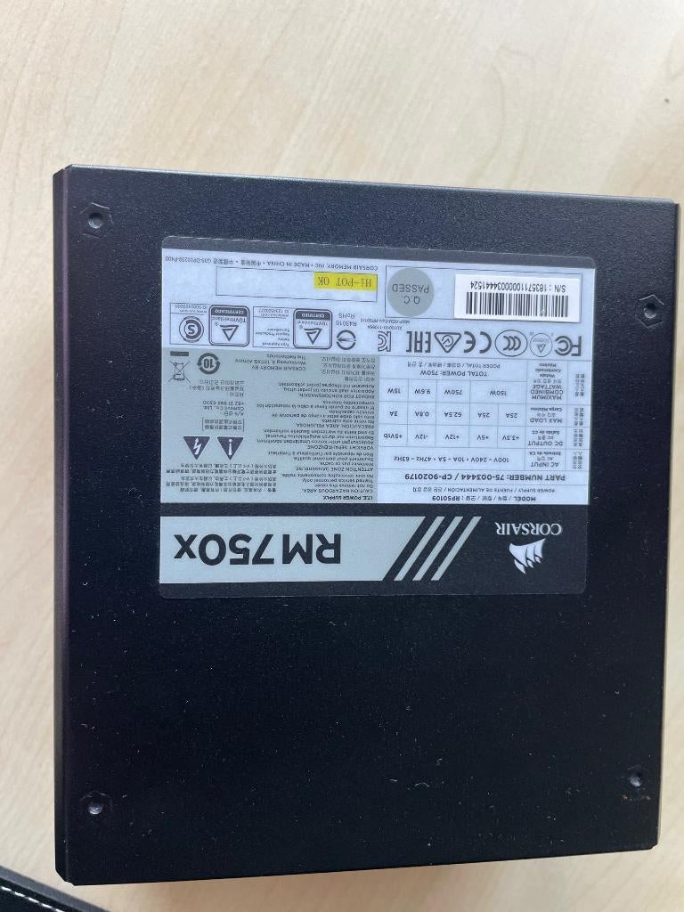 Corsair RM 750X voeding + Kabels, Computers en Software, Interne voedingen, Ophalen of Verzenden, Zo goed als nieuw
