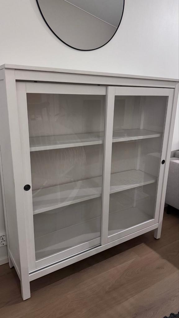 Ikea Hemnes vitrinekast, Huis en Inrichting, Kasten | Vitrinekasten, 100 tot 150 cm, 25 tot 50 cm, Ophalen