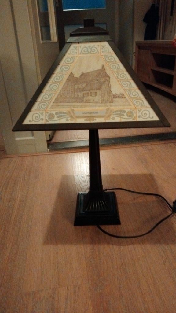 Vintage Tiffany-stijl Tafellamp met Gebouwenafbeeldingen, Antiek en Kunst, Antiek | Lampen, Ophalen