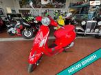 Vespa Primavera 50 RED Edition 45km E5+ NIEUW BETAAL met in3, Fietsen en Brommers, Scooters | Vespa, Overige modellen, V
v  v, NL