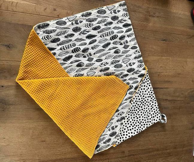 Handgemaakte babycape / wandelwagendeken - Okergeel, Ophalen of Verzenden, Nieuw, Overige typen