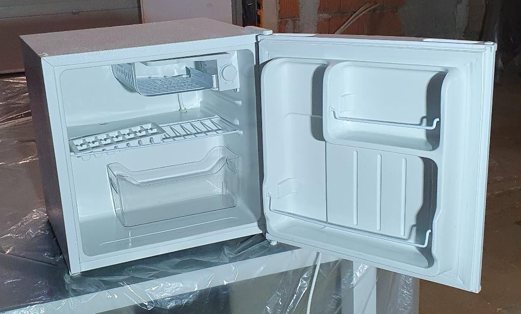 kleine koelkast met afsluitbaar vriesvakje, Ophalen, Minder dan 85 cm, 45 tot 60 cm, Met vriesvak
