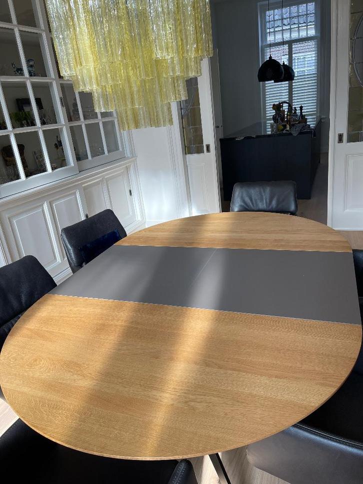 Willisau Capri Design Eettafel,  rond uitschuifbaar tot 190, Huis en Inrichting, Tafels | Eettafels, Zo goed als nieuw, 100 tot 150 cm