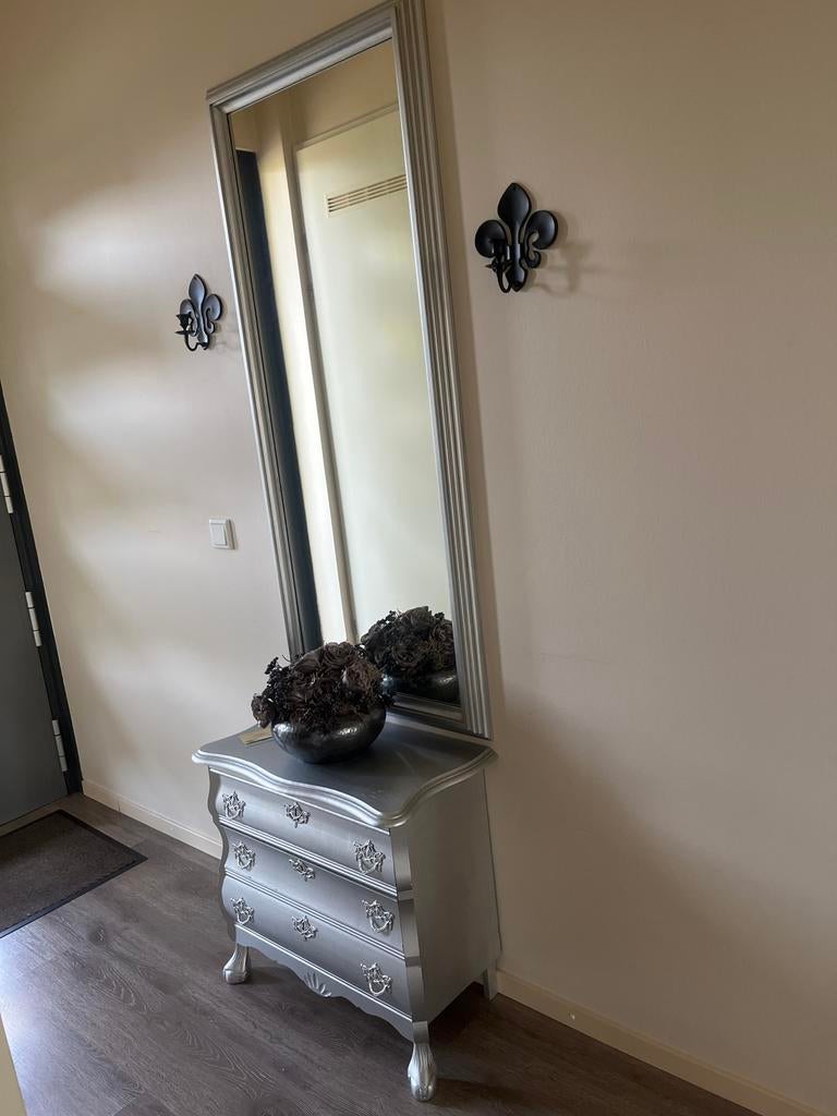 Zilverkleurige spiegel met barok details, Huis en Inrichting, Woonaccessoires | Spiegels, Minder dan 50 cm, Gebruikt, Ophalen of Verzenden