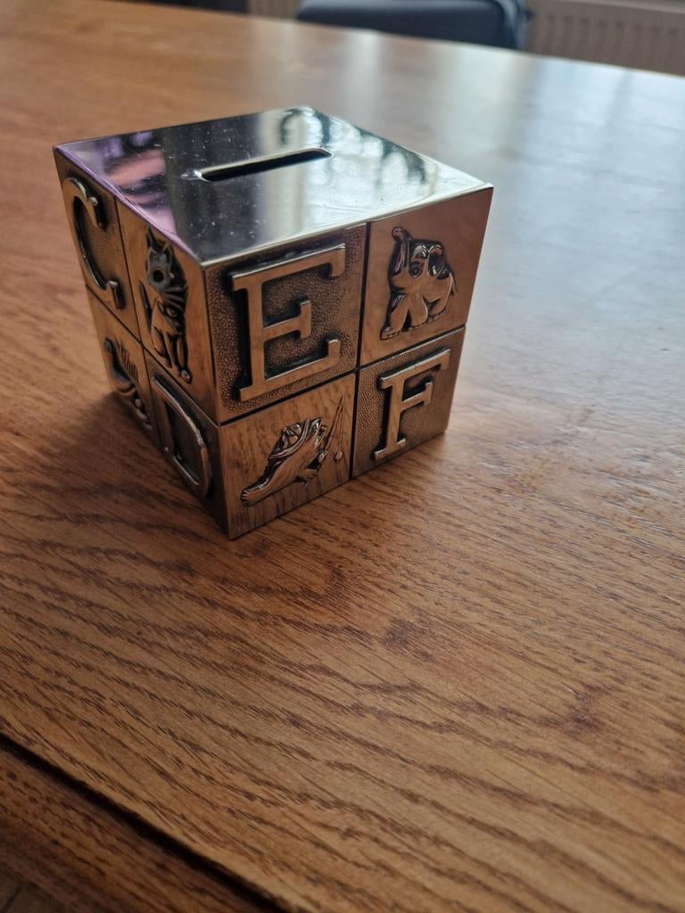 Mooie zwaar verzilverde spaarpot met letters en figuren, Ophalen of Verzenden, Gebruikt, Metaal of Blik, Overige thema's